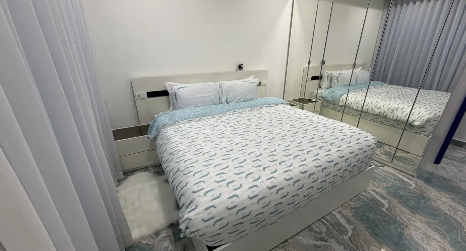 For sale 2 bedrooms condo in Watthana, Bangkok