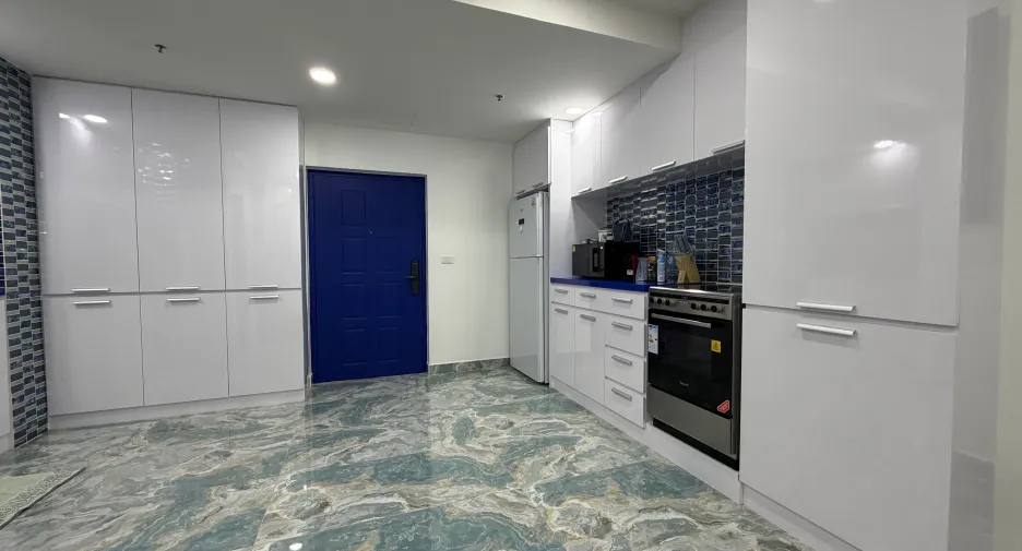 For sale 2 bedrooms condo in Watthana, Bangkok