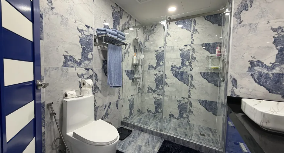 For sale 2 bedrooms condo in Watthana, Bangkok