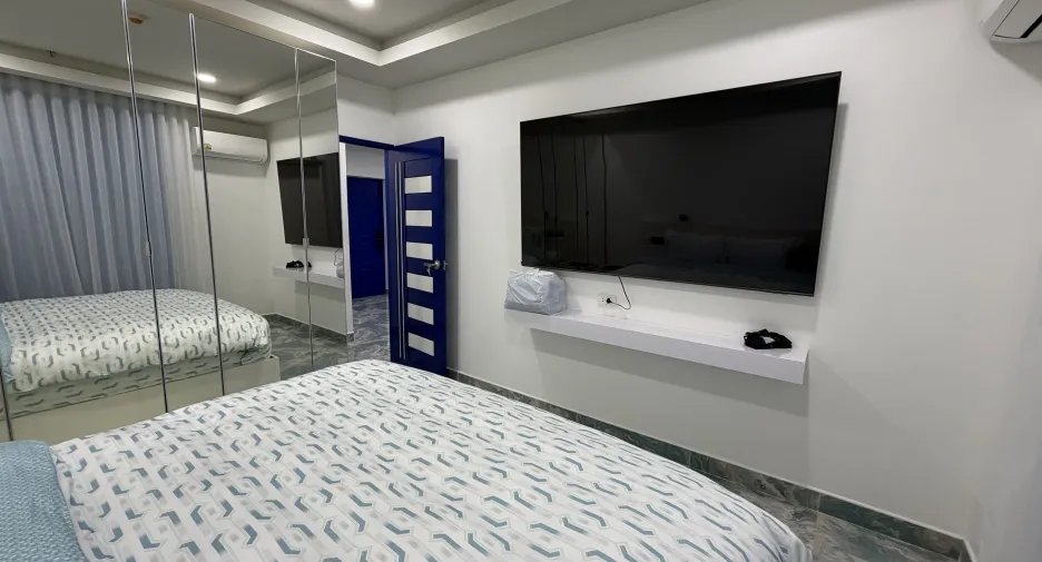 For sale 2 bedrooms condo in Watthana, Bangkok