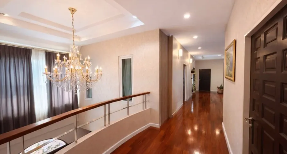 Casa en venta de 5 habitaciones en Bang Lamung, Chonburi