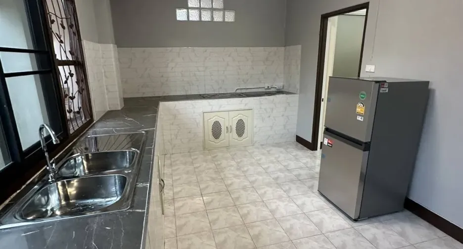 For rent 3 bedrooms house in Mueang Chiang Mai, Chiang Mai
