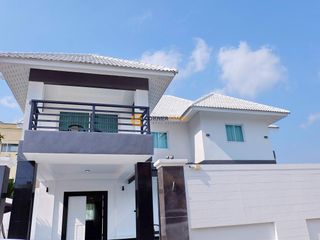 For rent and for sale 6 bedrooms house in Bang Lamung, Chonburi