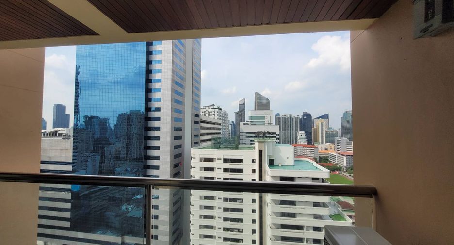For rent 3 bedrooms condo in Watthana, Bangkok