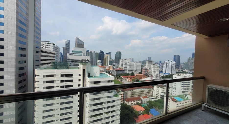For rent 3 bedrooms condo in Watthana, Bangkok