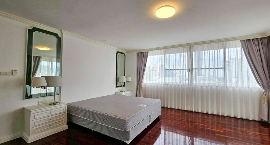 For rent 3 bedrooms condo in Watthana, Bangkok