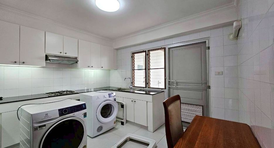 For rent 3 bedrooms condo in Watthana, Bangkok