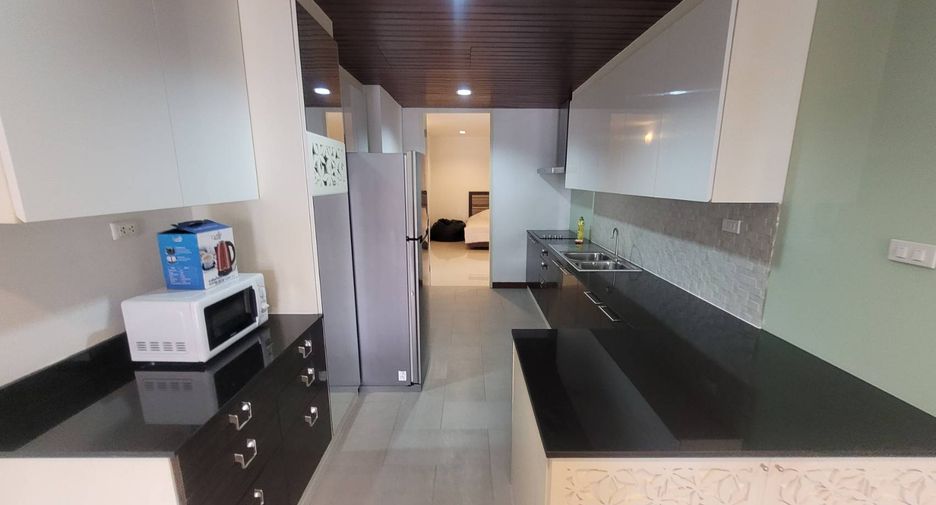 For rent 3 bedrooms condo in Watthana, Bangkok