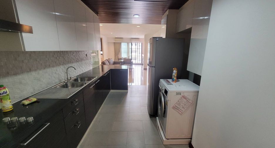 For rent 3 bedrooms condo in Watthana, Bangkok