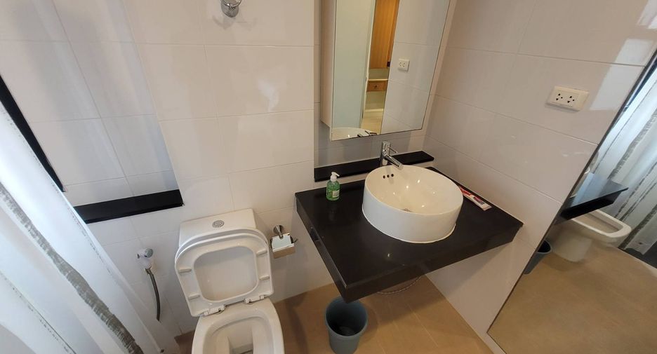 For rent 3 bedrooms condo in Watthana, Bangkok