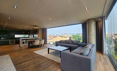 For rent 2 bedrooms condo in Watthana, Bangkok