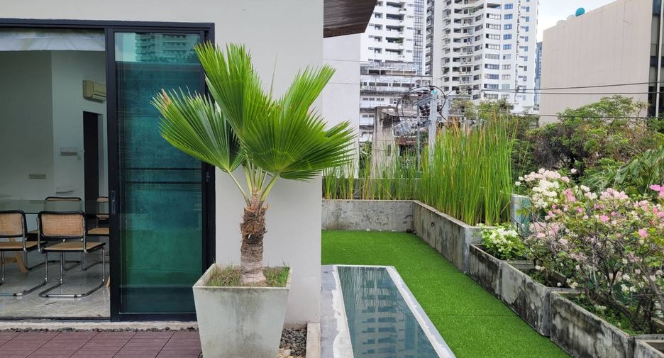 For rent 3 bedrooms house in Khlong Toei, Bangkok