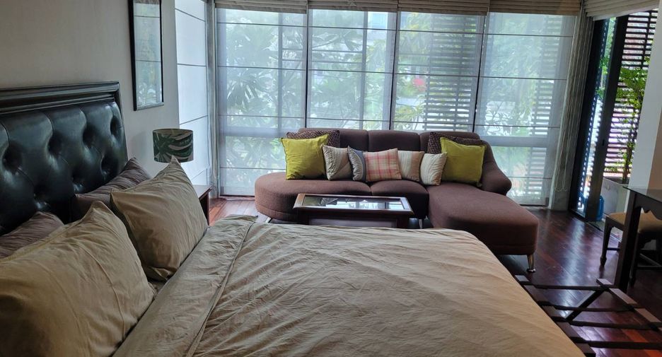 For rent 3 bedrooms house in Khlong Toei, Bangkok