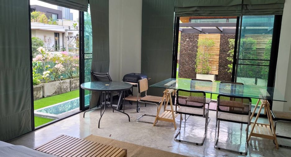 For rent 3 bedrooms house in Khlong Toei, Bangkok