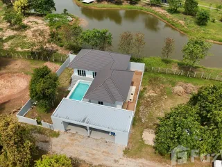 For sale 3 bedrooms villa in Mueang Chiang Rai, Chiang Rai