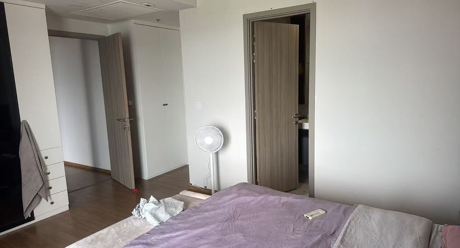 For sale 3 bedrooms condo in Watthana, Bangkok