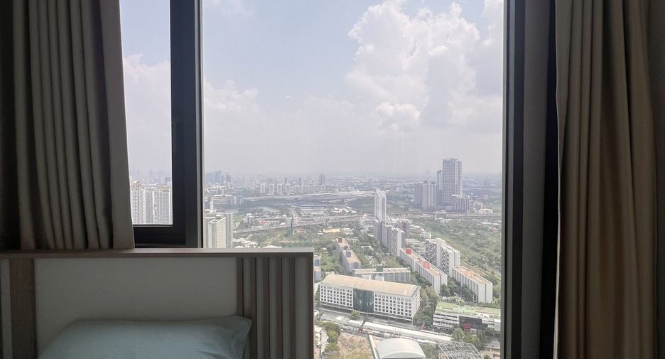 For sale 3 bedrooms condo in Watthana, Bangkok