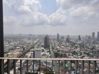 For sale 3 bedrooms condo in Watthana, Bangkok