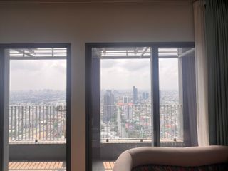 For sale 3 bedrooms condo in Watthana, Bangkok