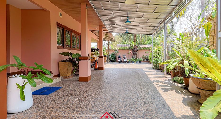 Haus zum Kauf mit 6 Zimmer in Huay Yai, Pattaya