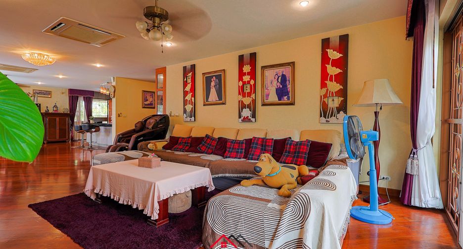 Haus zum Kauf mit 6 Zimmer in Huay Yai, Pattaya