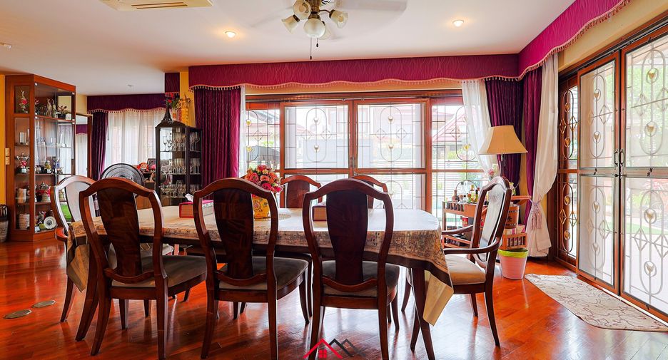 Haus zum Kauf mit 6 Zimmer in Huay Yai, Pattaya