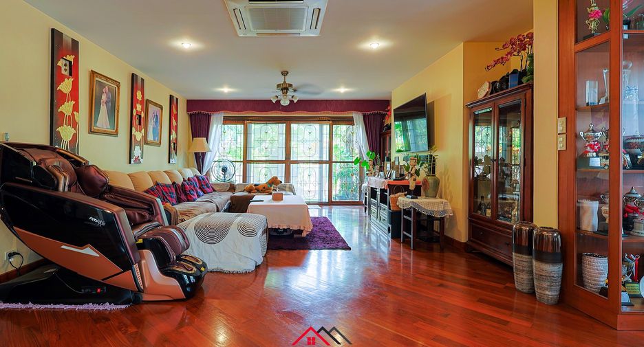 Haus zum Kauf mit 6 Zimmer in Huay Yai, Pattaya