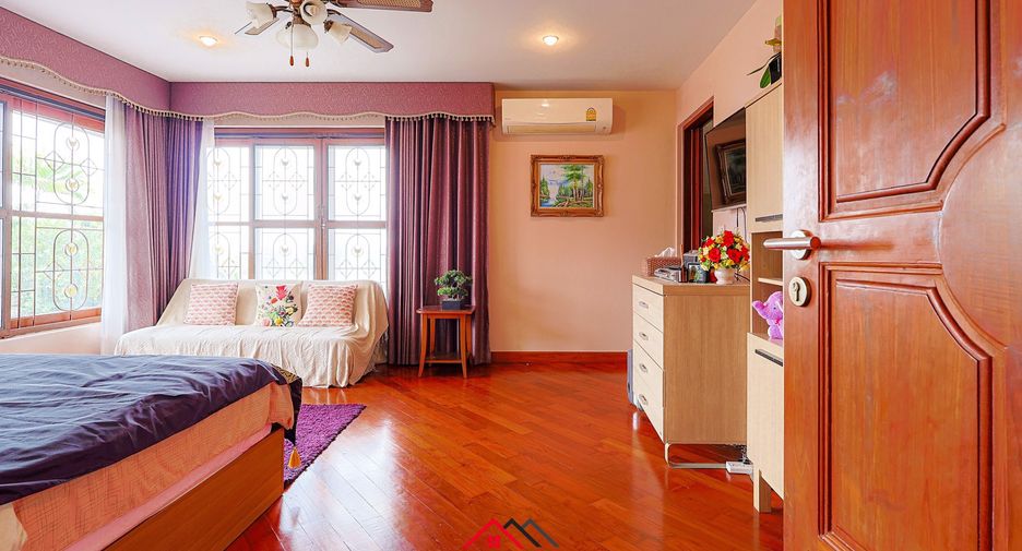 Haus zum Kauf mit 6 Zimmer in Huay Yai, Pattaya