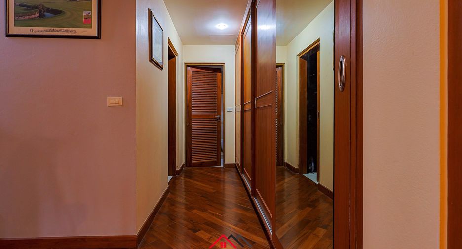 Haus zum Kauf mit 6 Zimmer in Huay Yai, Pattaya