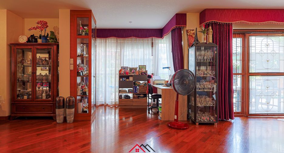 Haus zum Kauf mit 6 Zimmer in Huay Yai, Pattaya