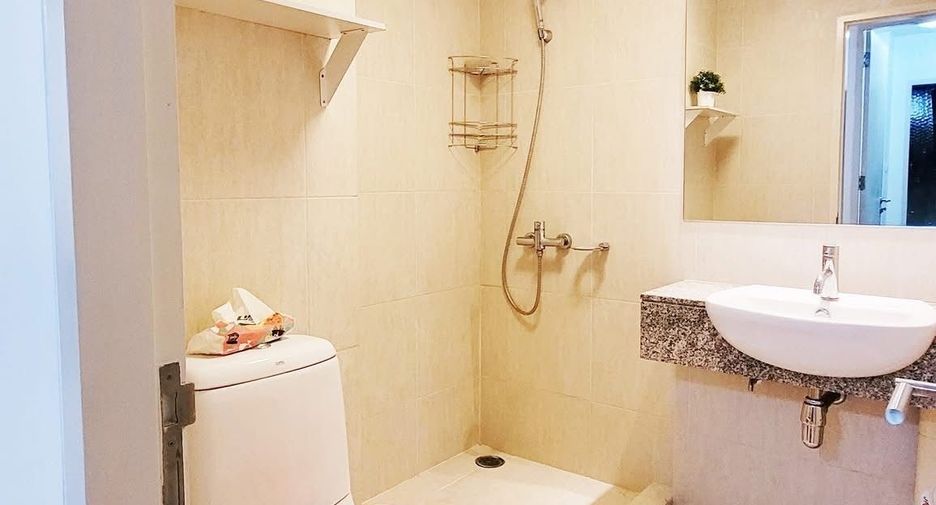For rent 2 ベッドルーム condo in Watthana, Bangkok