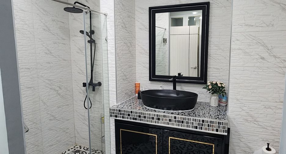 For rent 2 bedrooms condo in Bang Lamung, Chonburi
