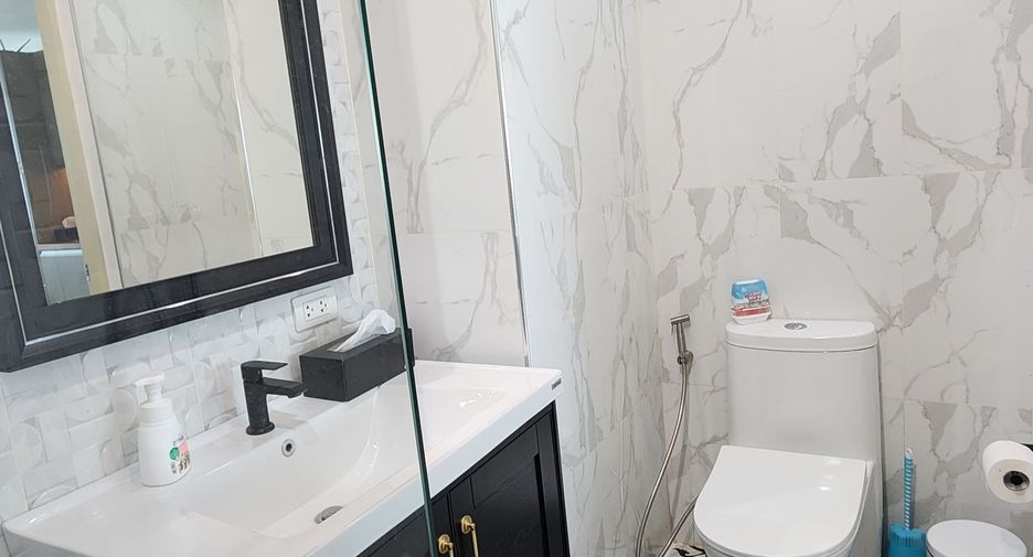 For rent 2 bedrooms condo in Bang Lamung, Chonburi