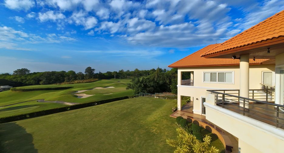 Villa en venta de 5 habitaciones en Si Racha, Chonburi