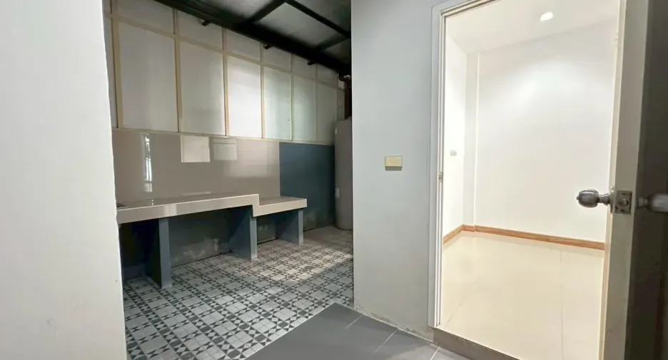 For sale 3 bedrooms townhouse in Nong Khaem, Bangkok