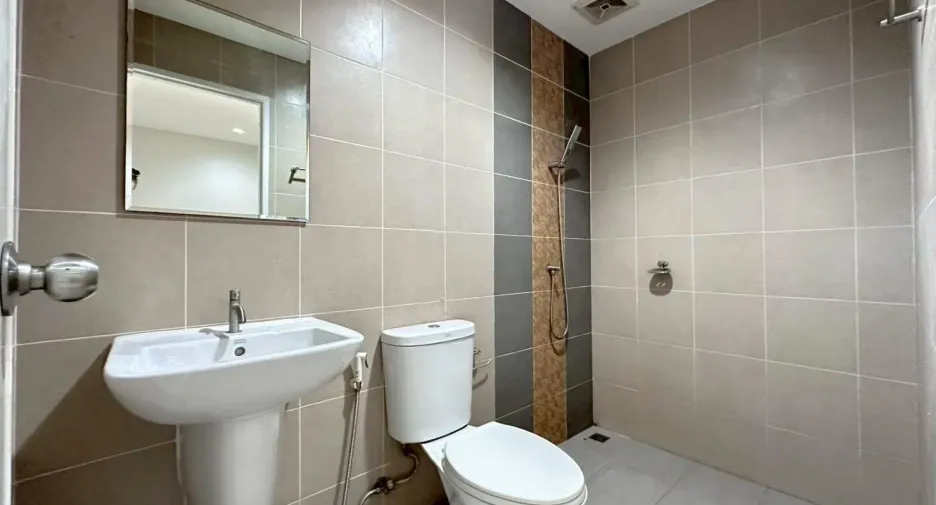 For sale 3 bedrooms townhouse in Nong Khaem, Bangkok