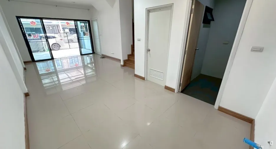 For sale 3 bedrooms townhouse in Nong Khaem, Bangkok