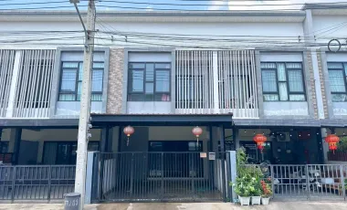 For sale 3 bedrooms townhouse in Nong Khaem, Bangkok