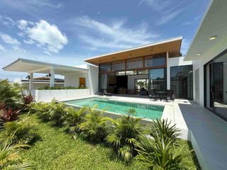 For sale 4 bedrooms villa in Ko Samui, Surat Thani