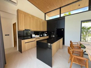 For sale 4 bedrooms villa in Ko Samui, Surat Thani