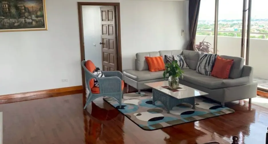 Condo en alquiler de 3 habitaciones en Suan Luang, Bangkok