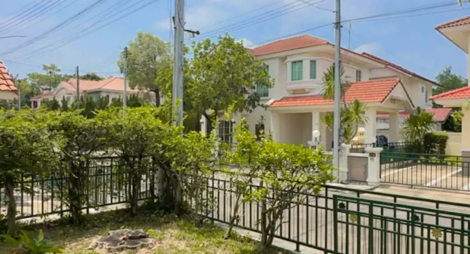 For rent 3 bedrooms house in Mueang Chiang Mai, Chiang Mai