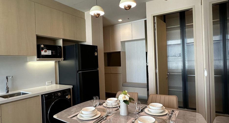 For rent 2 bedrooms condo in Watthana, Bangkok
