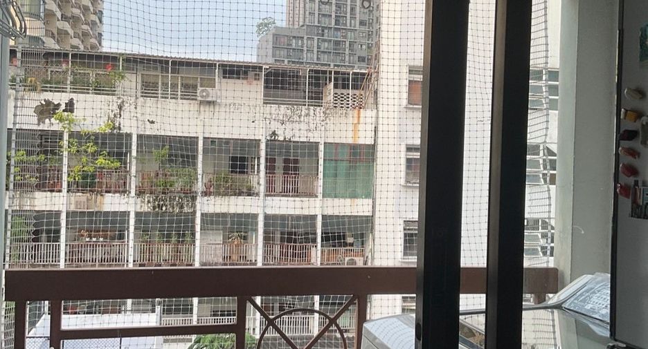 For rent 2 bedrooms condo in Sathon, Bangkok
