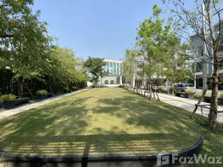 出租 3 卧室 独立屋 在 Phra Khanong, 曼谷