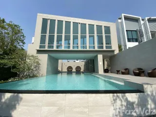 出租 3 卧室 独立屋 在 Phra Khanong, 曼谷