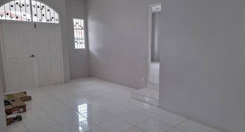 Casa en alquiler de 3 habitaciones en Mueang Phuket, Phuket