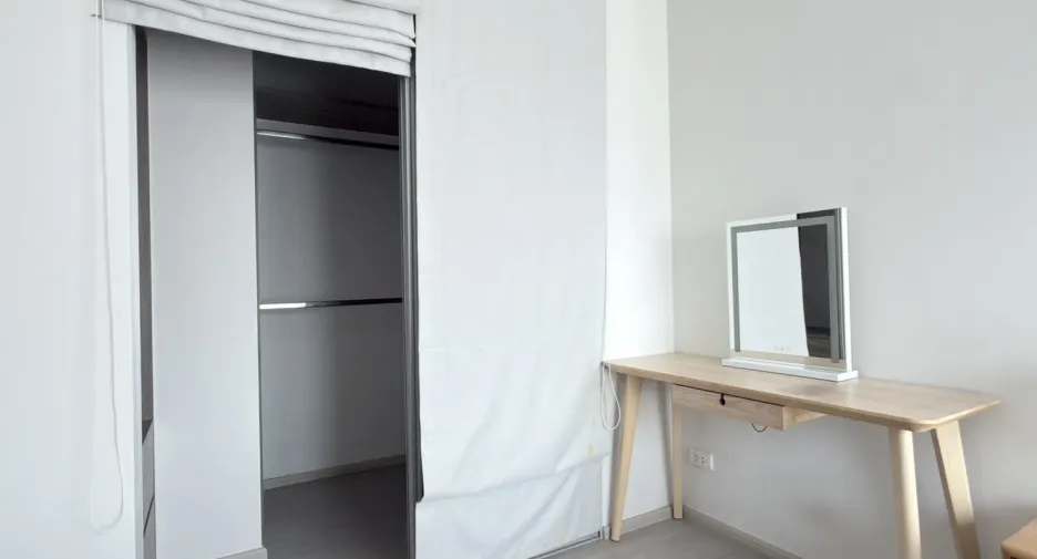 For rent 2 bedrooms condo in Phasi Charoen, Bangkok