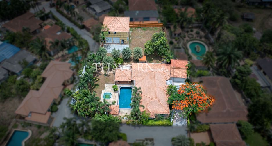 For sale 5 bedrooms house in Huay Yai, Pattaya