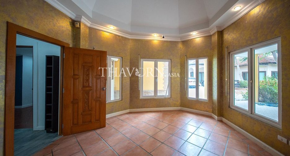 For sale 5 bedrooms house in Huay Yai, Pattaya